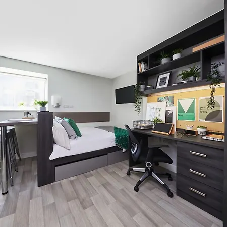 Apartment For Students Only Tower In Bristol Bristol
