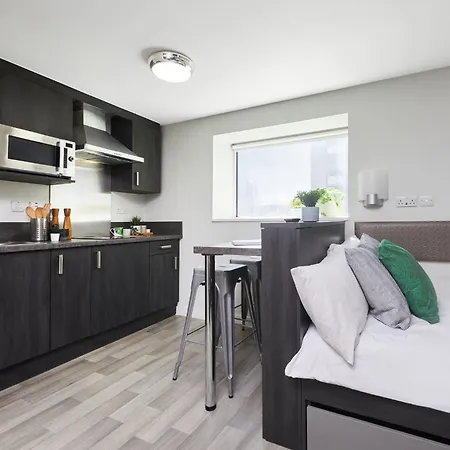 Apartment For Students Only Tower In Bristol Bristol