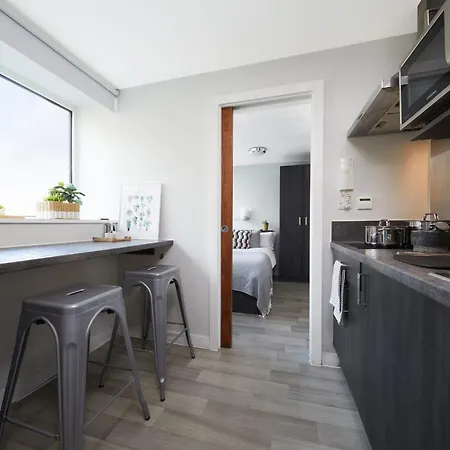 Apartment For Students Only Tower In Bristol *