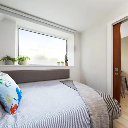 For Students Only Tower In Apartamento Bristol