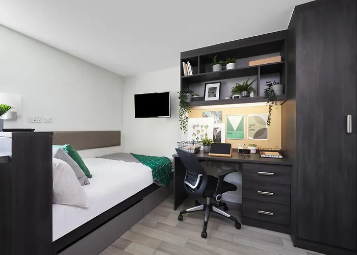 For Students Only Tower In Апартаменти Бристоль