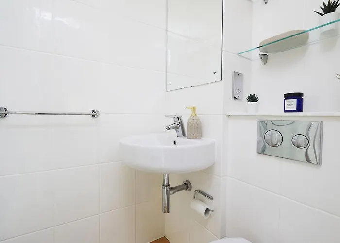 For Students Only Tower In * Бристоль